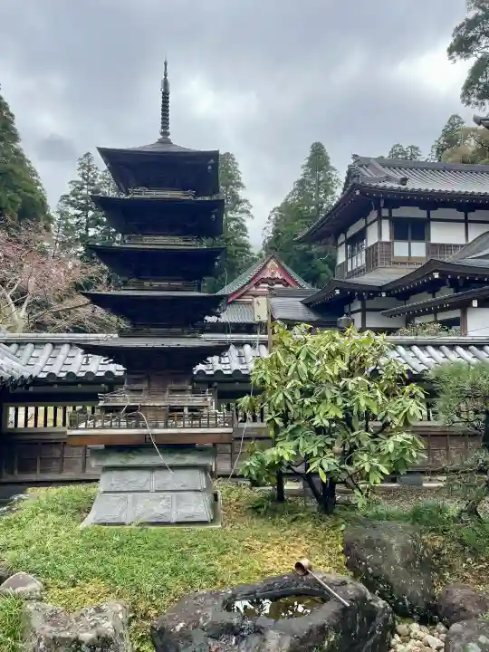 本漸寺の{uncategorized: "未分類", other: "その他", undefined: "問題あり", building: "その他建物", grave: "お墓", sacred_gate: "鳥居", guardian: "狛犬", statue: "像", buddha: "仏像", history: "歴史", nature: "自然", garden: "庭園", animal: "動物", pagoda: "塔", temizu: "手水舎", mountain_gate: "山門・神門", sanctuary: "本殿・本堂", subordinate: "末社・摂社", art: "芸術", scenery: "景色", jizo: "地蔵", ema: "絵馬", goshuin: "御朱印", omikuji: "おみくじ", items: "授与品その他", amulet: "お守り", goshuincho: "御朱印帳", eats: "食事", festival: "お祭り", votive_dance: "神楽", shichigosan: "七五三参", wedding: "結婚式", experience: "体験その他", initially: "初詣", around: "周辺", anti_infection: "感染症対策"}