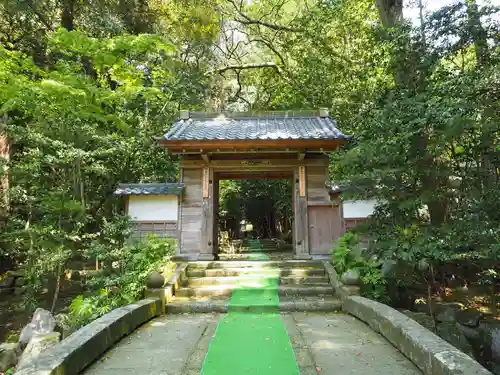 瀧谷寺の山門・神門