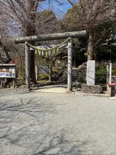 葛原岡神社の{uncategorized: "未分類", other: "その他", undefined: "問題あり", building: "その他建物", grave: "お墓", sacred_gate: "鳥居", guardian: "狛犬", statue: "像", buddha: "仏像", history: "歴史", nature: "自然", garden: "庭園", animal: "動物", pagoda: "塔", temizu: "手水舎", mountain_gate: "山門・神門", sanctuary: "本殿・本堂", subordinate: "末社・摂社", art: "芸術", scenery: "景色", jizo: "地蔵", ema: "絵馬", goshuin: "御朱印", omikuji: "おみくじ", items: "授与品その他", amulet: "お守り", goshuincho: "御朱印帳", eats: "食事", festival: "お祭り", votive_dance: "神楽", shichigosan: "七五三参", wedding: "結婚式", experience: "体験その他", initially: "初詣", around: "周辺", anti_infection: "感染症対策"}