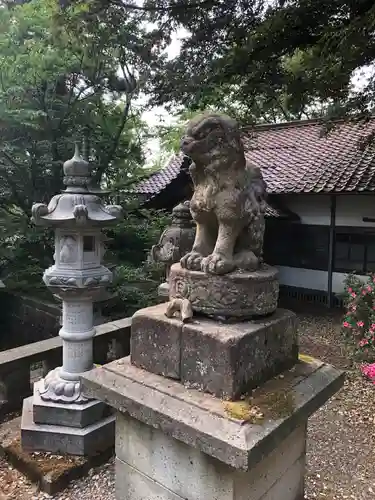 服部神社の狛犬