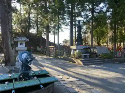 成相寺の{uncategorized: "未分類", other: "その他", undefined: "問題あり", building: "その他建物", grave: "お墓", sacred_gate: "鳥居", guardian: "狛犬", statue: "像", buddha: "仏像", history: "歴史", nature: "自然", garden: "庭園", animal: "動物", pagoda: "塔", temizu: "手水舎", mountain_gate: "山門・神門", sanctuary: "本殿・本堂", subordinate: "末社・摂社", art: "芸術", scenery: "景色", jizo: "地蔵", ema: "絵馬", goshuin: "御朱印", omikuji: "おみくじ", items: "授与品その他", amulet: "お守り", goshuincho: "御朱印帳", eats: "食事", festival: "お祭り", votive_dance: "神楽", shichigosan: "七五三参", wedding: "結婚式", experience: "体験その他", initially: "初詣", around: "周辺", anti_infection: "感染症対策"}