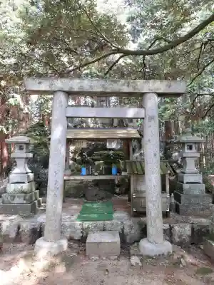 成田山柘植不動明王の{uncategorized: "未分類", other: "その他", undefined: "問題あり", building: "その他建物", grave: "お墓", sacred_gate: "鳥居", guardian: "狛犬", statue: "像", buddha: "仏像", history: "歴史", nature: "自然", garden: "庭園", animal: "動物", pagoda: "塔", temizu: "手水舎", mountain_gate: "山門・神門", sanctuary: "本殿・本堂", subordinate: "末社・摂社", art: "芸術", scenery: "景色", jizo: "地蔵", ema: "絵馬", goshuin: "御朱印", omikuji: "おみくじ", items: "授与品その他", amulet: "お守り", goshuincho: "御朱印帳", eats: "食事", festival: "お祭り", votive_dance: "神楽", shichigosan: "七五三参", wedding: "結婚式", experience: "体験その他", initially: "初詣", around: "周辺", anti_infection: "感染症対策"}