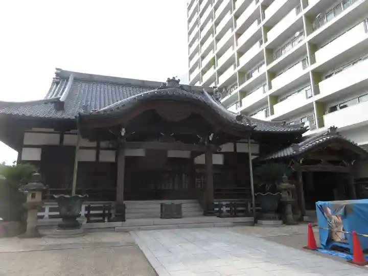 長泉寺の本殿・本堂