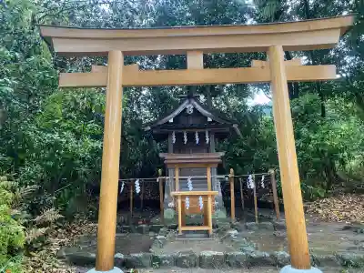 大行事社（大神神社末社）の{uncategorized: "未分類", other: "その他", undefined: "問題あり", building: "その他建物", grave: "お墓", sacred_gate: "鳥居", guardian: "狛犬", statue: "像", buddha: "仏像", history: "歴史", nature: "自然", garden: "庭園", animal: "動物", pagoda: "塔", temizu: "手水舎", mountain_gate: "山門・神門", sanctuary: "本殿・本堂", subordinate: "末社・摂社", art: "芸術", scenery: "景色", jizo: "地蔵", ema: "絵馬", goshuin: "御朱印", omikuji: "おみくじ", items: "授与品その他", amulet: "お守り", goshuincho: "御朱印帳", eats: "食事", festival: "お祭り", votive_dance: "神楽", shichigosan: "七五三参", wedding: "結婚式", experience: "体験その他", initially: "初詣", around: "周辺", anti_infection: "感染症対策"}