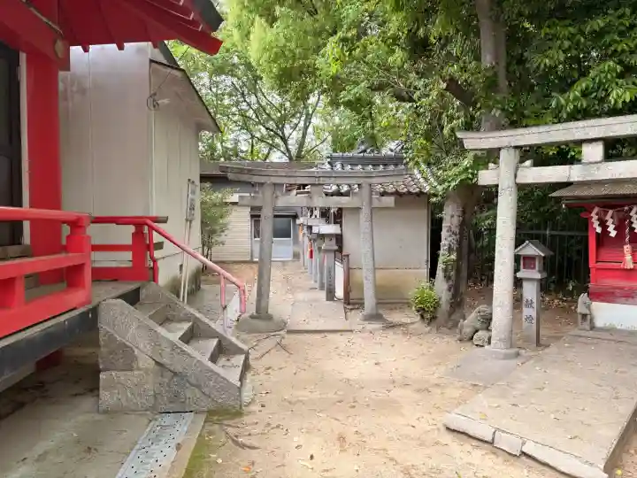 吉田春日神社の{uncategorized: "未分類", other: "その他", undefined: "問題あり", building: "その他建物", grave: "お墓", sacred_gate: "鳥居", guardian: "狛犬", statue: "像", buddha: "仏像", history: "歴史", nature: "自然", garden: "庭園", animal: "動物", pagoda: "塔", temizu: "手水舎", mountain_gate: "山門・神門", sanctuary: "本殿・本堂", subordinate: "末社・摂社", art: "芸術", scenery: "景色", jizo: "地蔵", ema: "絵馬", goshuin: "御朱印", omikuji: "おみくじ", items: "授与品その他", amulet: "お守り", goshuincho: "御朱印帳", eats: "食事", festival: "お祭り", votive_dance: "神楽", shichigosan: "七五三参", wedding: "結婚式", experience: "体験その他", initially: "初詣", around: "周辺", anti_infection: "感染症対策"}