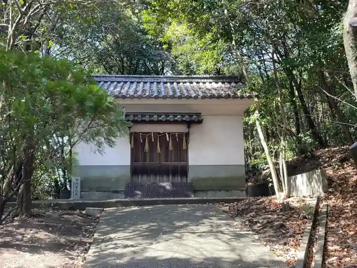 引野天神社の{uncategorized: "未分類", other: "その他", undefined: "問題あり", building: "その他建物", grave: "お墓", sacred_gate: "鳥居", guardian: "狛犬", statue: "像", buddha: "仏像", history: "歴史", nature: "自然", garden: "庭園", animal: "動物", pagoda: "塔", temizu: "手水舎", mountain_gate: "山門・神門", sanctuary: "本殿・本堂", subordinate: "末社・摂社", art: "芸術", scenery: "景色", jizo: "地蔵", ema: "絵馬", goshuin: "御朱印", omikuji: "おみくじ", items: "授与品その他", amulet: "お守り", goshuincho: "御朱印帳", eats: "食事", festival: "お祭り", votive_dance: "神楽", shichigosan: "七五三参", wedding: "結婚式", experience: "体験その他", initially: "初詣", around: "周辺", anti_infection: "感染症対策"}