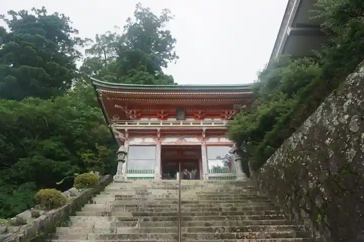 青岸渡寺の山門・神門
