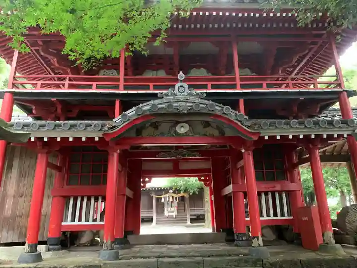 弥栄神社の山門・神門