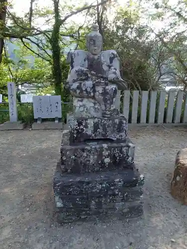 建神社の像