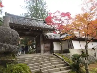 西明寺の山門・神門