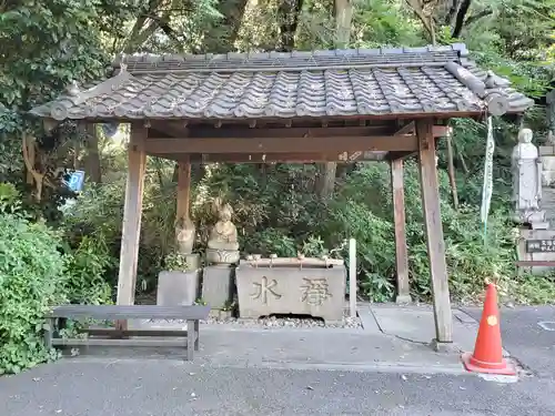 弥勒寺の手水舎