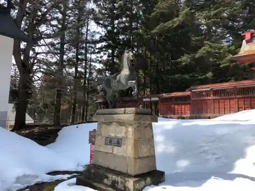 高照神社の像