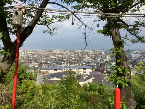 宝塚神社の景色