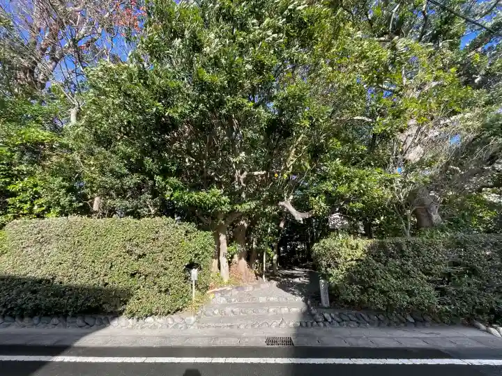 河原神社(豊受大神宮摂社)・毛理神社(豊受大神宮末社)の{uncategorized: "未分類", other: "その他", undefined: "問題あり", building: "その他建物", grave: "お墓", sacred_gate: "鳥居", guardian: "狛犬", statue: "像", buddha: "仏像", history: "歴史", nature: "自然", garden: "庭園", animal: "動物", pagoda: "塔", temizu: "手水舎", mountain_gate: "山門・神門", sanctuary: "本殿・本堂", subordinate: "末社・摂社", art: "芸術", scenery: "景色", jizo: "地蔵", ema: "絵馬", goshuin: "御朱印", omikuji: "おみくじ", items: "授与品その他", amulet: "お守り", goshuincho: "御朱印帳", eats: "食事", festival: "お祭り", votive_dance: "神楽", shichigosan: "七五三参", wedding: "結婚式", experience: "体験その他", initially: "初詣", around: "周辺", anti_infection: "感染症対策"}