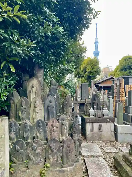 光明寺の{uncategorized: "未分類", other: "その他", undefined: "問題あり", building: "その他建物", grave: "お墓", sacred_gate: "鳥居", guardian: "狛犬", statue: "像", buddha: "仏像", history: "歴史", nature: "自然", garden: "庭園", animal: "動物", pagoda: "塔", temizu: "手水舎", mountain_gate: "山門・神門", sanctuary: "本殿・本堂", subordinate: "末社・摂社", art: "芸術", scenery: "景色", jizo: "地蔵", ema: "絵馬", goshuin: "御朱印", omikuji: "おみくじ", items: "授与品その他", amulet: "お守り", goshuincho: "御朱印帳", eats: "食事", festival: "お祭り", votive_dance: "神楽", shichigosan: "七五三参", wedding: "結婚式", experience: "体験その他", initially: "初詣", around: "周辺", anti_infection: "感染症対策"}