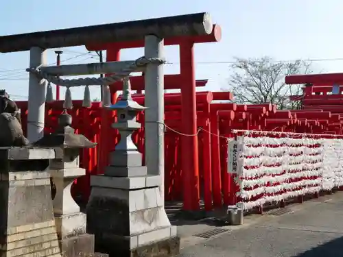 小泉稲荷神社の鳥居