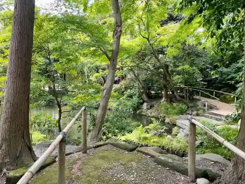 白旗神社の庭園