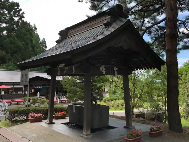 青龍寺(昭和大仏)の手水舎