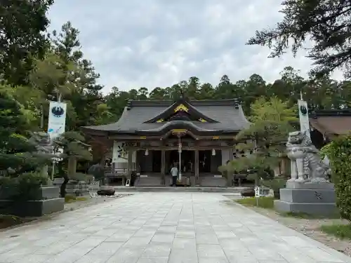 熊野本宮大社の{uncategorized: "未分類", other: "その他", undefined: "問題あり", building: "その他建物", grave: "お墓", sacred_gate: "鳥居", guardian: "狛犬", statue: "像", buddha: "仏像", history: "歴史", nature: "自然", garden: "庭園", animal: "動物", pagoda: "塔", temizu: "手水舎", mountain_gate: "山門・神門", sanctuary: "本殿・本堂", subordinate: "末社・摂社", art: "芸術", scenery: "景色", jizo: "地蔵", ema: "絵馬", goshuin: "御朱印", omikuji: "おみくじ", items: "授与品その他", amulet: "お守り", goshuincho: "御朱印帳", eats: "食事", festival: "お祭り", votive_dance: "神楽", shichigosan: "七五三参", wedding: "結婚式", experience: "体験その他", initially: "初詣", around: "周辺", anti_infection: "感染症対策"}