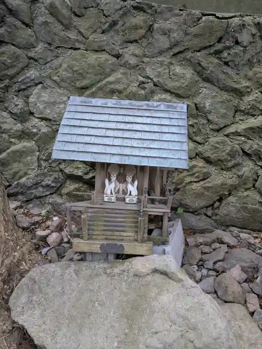 船魂神社の{uncategorized: "未分類", other: "その他", undefined: "問題あり", building: "その他建物", grave: "お墓", sacred_gate: "鳥居", guardian: "狛犬", statue: "像", buddha: "仏像", history: "歴史", nature: "自然", garden: "庭園", animal: "動物", pagoda: "塔", temizu: "手水舎", mountain_gate: "山門・神門", sanctuary: "本殿・本堂", subordinate: "末社・摂社", art: "芸術", scenery: "景色", jizo: "地蔵", ema: "絵馬", goshuin: "御朱印", omikuji: "おみくじ", items: "授与品その他", amulet: "お守り", goshuincho: "御朱印帳", eats: "食事", festival: "お祭り", votive_dance: "神楽", shichigosan: "七五三参", wedding: "結婚式", experience: "体験その他", initially: "初詣", around: "周辺", anti_infection: "感染症対策"}
