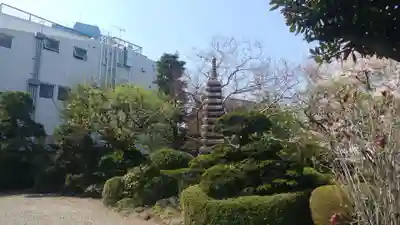 慶岸寺の庭園