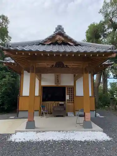 足手荒神　甲斐神社の本殿