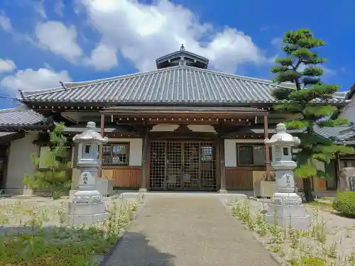与願寺の本殿・本堂