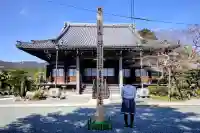 恩仲寺の本殿・本堂