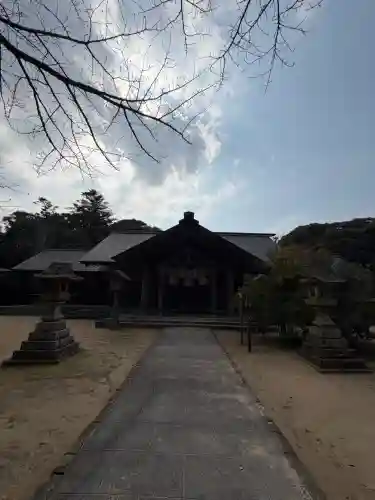 長浜神社の{uncategorized: "未分類", other: "その他", undefined: "問題あり", building: "その他建物", grave: "お墓", sacred_gate: "鳥居", guardian: "狛犬", statue: "像", buddha: "仏像", history: "歴史", nature: "自然", garden: "庭園", animal: "動物", pagoda: "塔", temizu: "手水舎", mountain_gate: "山門・神門", sanctuary: "本殿・本堂", subordinate: "末社・摂社", art: "芸術", scenery: "景色", jizo: "地蔵", ema: "絵馬", goshuin: "御朱印", omikuji: "おみくじ", items: "授与品その他", amulet: "お守り", goshuincho: "御朱印帳", eats: "食事", festival: "お祭り", votive_dance: "神楽", shichigosan: "七五三参", wedding: "結婚式", experience: "体験その他", initially: "初詣", around: "周辺", anti_infection: "感染症対策"}