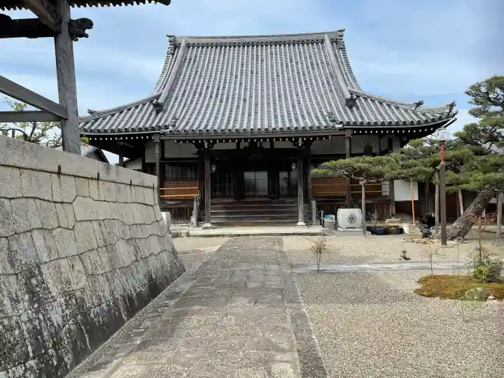 西円寺の{uncategorized: "未分類", other: "その他", undefined: "問題あり", building: "その他建物", grave: "お墓", sacred_gate: "鳥居", guardian: "狛犬", statue: "像", buddha: "仏像", history: "歴史", nature: "自然", garden: "庭園", animal: "動物", pagoda: "塔", temizu: "手水舎", mountain_gate: "山門・神門", sanctuary: "本殿・本堂", subordinate: "末社・摂社", art: "芸術", scenery: "景色", jizo: "地蔵", ema: "絵馬", goshuin: "御朱印", omikuji: "おみくじ", items: "授与品その他", amulet: "お守り", goshuincho: "御朱印帳", eats: "食事", festival: "お祭り", votive_dance: "神楽", shichigosan: "七五三参", wedding: "結婚式", experience: "体験その他", initially: "初詣", around: "周辺", anti_infection: "感染症対策"}