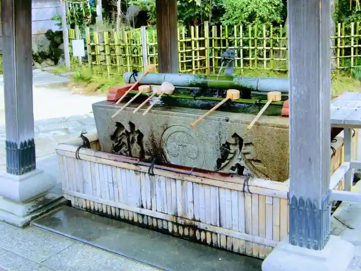 越ヶ谷久伊豆神社の手水舎