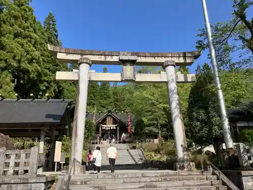 八海山尊神社の鳥居