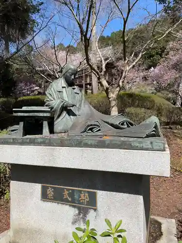 石山寺の像