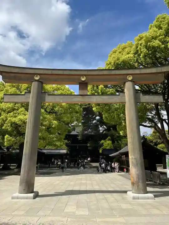 明治神宮の{uncategorized: "未分類", other: "その他", undefined: "問題あり", building: "その他建物", grave: "お墓", sacred_gate: "鳥居", guardian: "狛犬", statue: "像", buddha: "仏像", history: "歴史", nature: "自然", garden: "庭園", animal: "動物", pagoda: "塔", temizu: "手水舎", mountain_gate: "山門・神門", sanctuary: "本殿・本堂", subordinate: "末社・摂社", art: "芸術", scenery: "景色", jizo: "地蔵", ema: "絵馬", goshuin: "御朱印", omikuji: "おみくじ", items: "授与品その他", amulet: "お守り", goshuincho: "御朱印帳", eats: "食事", festival: "お祭り", votive_dance: "神楽", shichigosan: "七五三参", wedding: "結婚式", experience: "体験その他", initially: "初詣", around: "周辺", anti_infection: "感染症対策"}