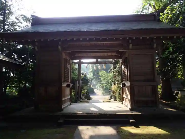 倭文神社の山門・神門