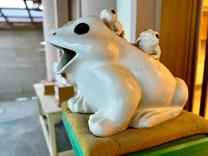 龍宮社の{uncategorized: "未分類", other: "その他", undefined: "問題あり", building: "その他建物", grave: "お墓", sacred_gate: "鳥居", guardian: "狛犬", statue: "像", buddha: "仏像", history: "歴史", nature: "自然", garden: "庭園", animal: "動物", pagoda: "塔", temizu: "手水舎", mountain_gate: "山門・神門", sanctuary: "本殿・本堂", subordinate: "末社・摂社", art: "芸術", scenery: "景色", jizo: "地蔵", ema: "絵馬", goshuin: "御朱印", omikuji: "おみくじ", items: "授与品その他", amulet: "お守り", goshuincho: "御朱印帳", eats: "食事", festival: "お祭り", votive_dance: "神楽", shichigosan: "七五三参", wedding: "結婚式", experience: "体験その他", initially: "初詣", around: "周辺", anti_infection: "感染症対策"}