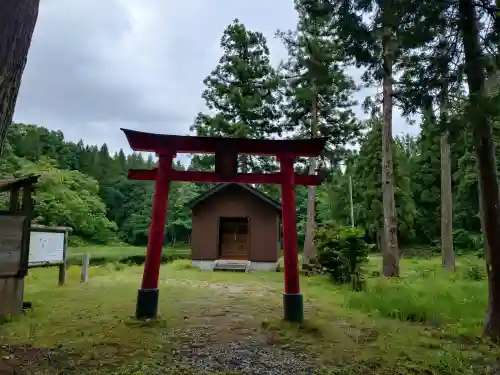 郡殿の池弁財天社(新潟県)