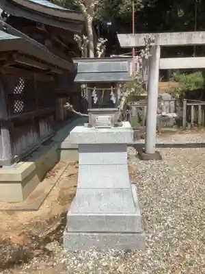 上地八幡宮の末社・摂社