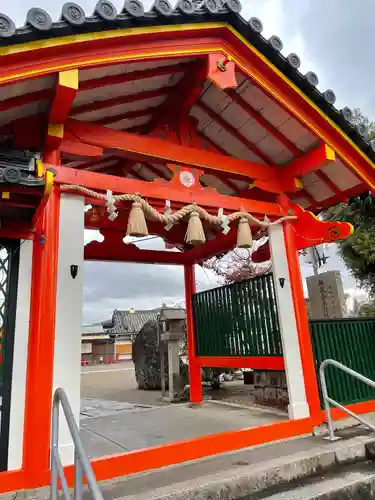 多治速比売神社の山門・神門