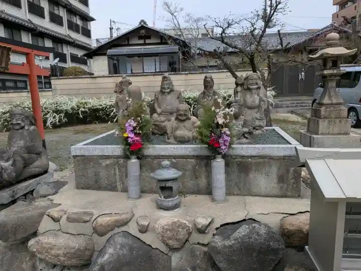 四天王寺庚申堂の{uncategorized: "未分類", other: "その他", undefined: "問題あり", building: "その他建物", grave: "お墓", sacred_gate: "鳥居", guardian: "狛犬", statue: "像", buddha: "仏像", history: "歴史", nature: "自然", garden: "庭園", animal: "動物", pagoda: "塔", temizu: "手水舎", mountain_gate: "山門・神門", sanctuary: "本殿・本堂", subordinate: "末社・摂社", art: "芸術", scenery: "景色", jizo: "地蔵", ema: "絵馬", goshuin: "御朱印", omikuji: "おみくじ", items: "授与品その他", amulet: "お守り", goshuincho: "御朱印帳", eats: "食事", festival: "お祭り", votive_dance: "神楽", shichigosan: "七五三参", wedding: "結婚式", experience: "体験その他", initially: "初詣", around: "周辺", anti_infection: "感染症対策"}