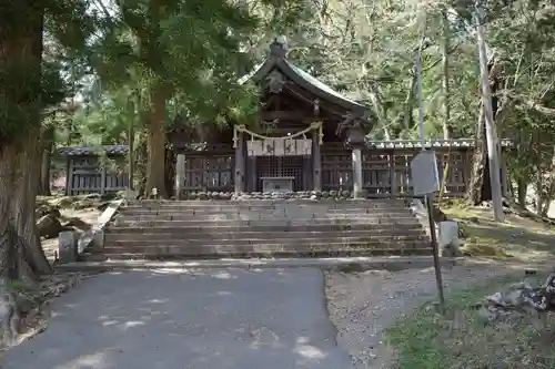 諏訪大社上社前宮の本殿・本堂