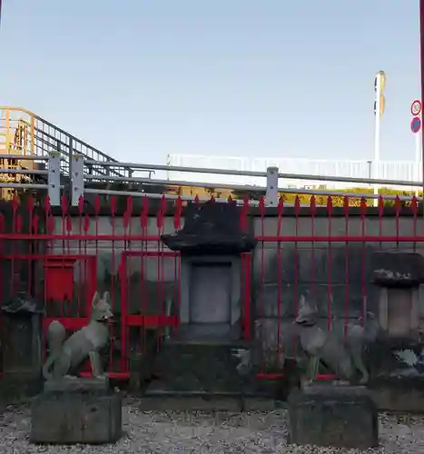 諏訪野八幡神社の末社・摂社