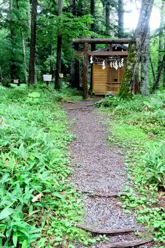 阿寒岳神社奥之院(北海道)