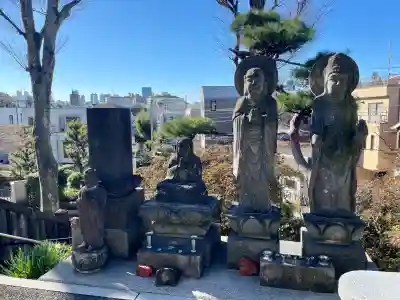 清立院の{uncategorized: "未分類", other: "その他", undefined: "問題あり", building: "その他建物", grave: "お墓", sacred_gate: "鳥居", guardian: "狛犬", statue: "像", buddha: "仏像", history: "歴史", nature: "自然", garden: "庭園", animal: "動物", pagoda: "塔", temizu: "手水舎", mountain_gate: "山門・神門", sanctuary: "本殿・本堂", subordinate: "末社・摂社", art: "芸術", scenery: "景色", jizo: "地蔵", ema: "絵馬", goshuin: "御朱印", omikuji: "おみくじ", items: "授与品その他", amulet: "お守り", goshuincho: "御朱印帳", eats: "食事", festival: "お祭り", votive_dance: "神楽", shichigosan: "七五三参", wedding: "結婚式", experience: "体験その他", initially: "初詣", around: "周辺", anti_infection: "感染症対策"}