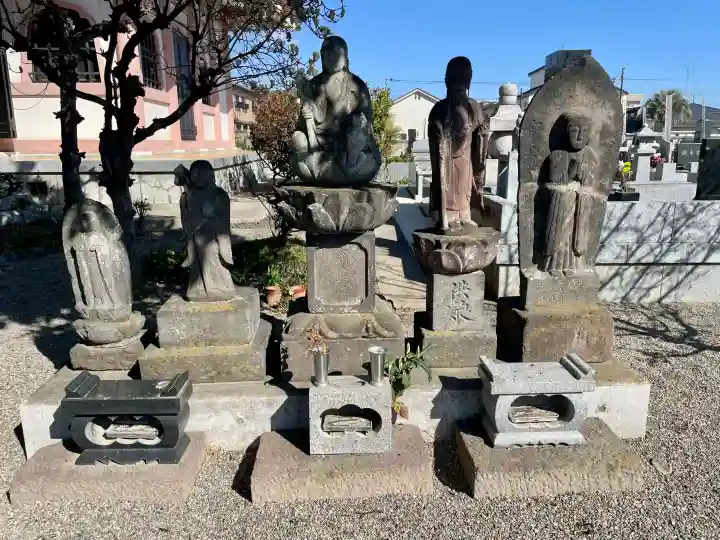 中台寺の{uncategorized: "未分類", other: "その他", undefined: "問題あり", building: "その他建物", grave: "お墓", sacred_gate: "鳥居", guardian: "狛犬", statue: "像", buddha: "仏像", history: "歴史", nature: "自然", garden: "庭園", animal: "動物", pagoda: "塔", temizu: "手水舎", mountain_gate: "山門・神門", sanctuary: "本殿・本堂", subordinate: "末社・摂社", art: "芸術", scenery: "景色", jizo: "地蔵", ema: "絵馬", goshuin: "御朱印", omikuji: "おみくじ", items: "授与品その他", amulet: "お守り", goshuincho: "御朱印帳", eats: "食事", festival: "お祭り", votive_dance: "神楽", shichigosan: "七五三参", wedding: "結婚式", experience: "体験その他", initially: "初詣", around: "周辺", anti_infection: "感染症対策"}