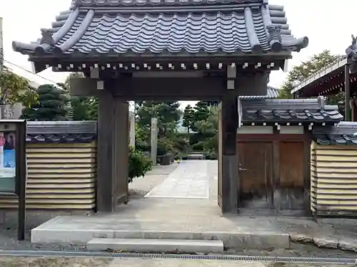 法花院の山門