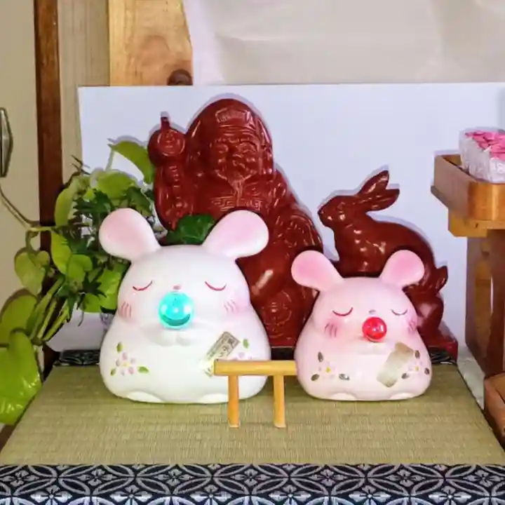 彌彦神社 (伊夜日子神社)の像