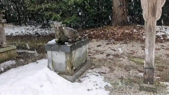 岡高神社の{uncategorized: "未分類", other: "その他", undefined: "問題あり", building: "その他建物", grave: "お墓", sacred_gate: "鳥居", guardian: "狛犬", statue: "像", buddha: "仏像", history: "歴史", nature: "自然", garden: "庭園", animal: "動物", pagoda: "塔", temizu: "手水舎", mountain_gate: "山門・神門", sanctuary: "本殿・本堂", subordinate: "末社・摂社", art: "芸術", scenery: "景色", jizo: "地蔵", ema: "絵馬", goshuin: "御朱印", omikuji: "おみくじ", items: "授与品その他", amulet: "お守り", goshuincho: "御朱印帳", eats: "食事", festival: "お祭り", votive_dance: "神楽", shichigosan: "七五三参", wedding: "結婚式", experience: "体験その他", initially: "初詣", around: "周辺", anti_infection: "感染症対策"}