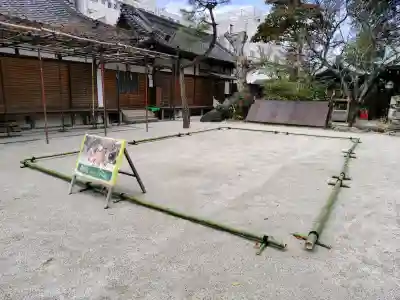 白峯神宮の{uncategorized: "未分類", other: "その他", undefined: "問題あり", building: "その他建物", grave: "お墓", sacred_gate: "鳥居", guardian: "狛犬", statue: "像", buddha: "仏像", history: "歴史", nature: "自然", garden: "庭園", animal: "動物", pagoda: "塔", temizu: "手水舎", mountain_gate: "山門・神門", sanctuary: "本殿・本堂", subordinate: "末社・摂社", art: "芸術", scenery: "景色", jizo: "地蔵", ema: "絵馬", goshuin: "御朱印", omikuji: "おみくじ", items: "授与品その他", amulet: "お守り", goshuincho: "御朱印帳", eats: "食事", festival: "お祭り", votive_dance: "神楽", shichigosan: "七五三参", wedding: "結婚式", experience: "体験その他", initially: "初詣", around: "周辺", anti_infection: "感染症対策"}