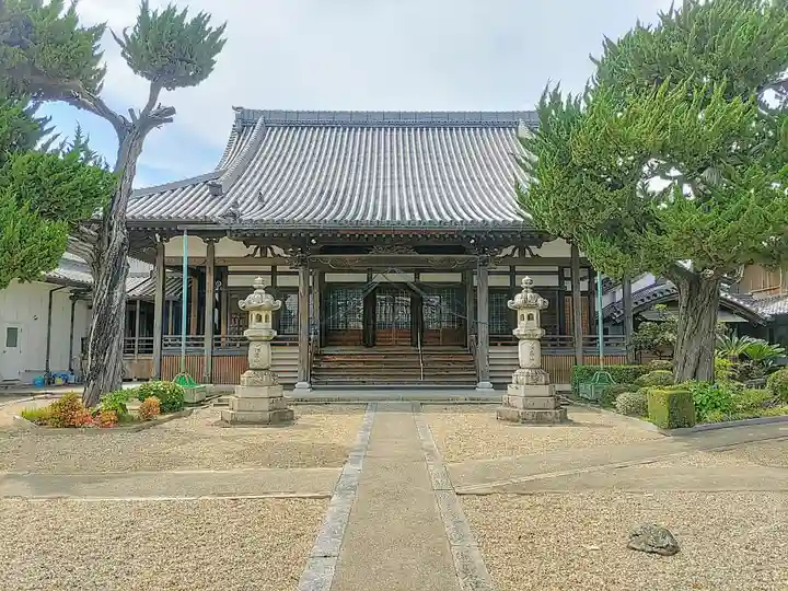 西蓮寺の本殿・本堂